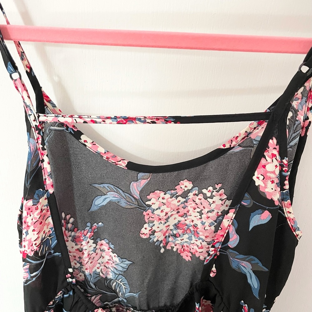 🌸FLORAL BLOUSE🌸 - Picture 3 of 4